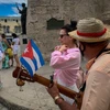 Khách du lịch Nga tham quan thủ đô La Habana, Cuba. (Ảnh: AFP/TTXVN)