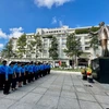 Đoàn Đại biểu công nhân lao động Thành phố Hồ Chí Minh dành một phút mặc niệm tưởng nhớ Chủ tịch Hồ Chí Minh tại Công viên tượng đài Bác Hồ (Phố đi bộ Nguyễn Huệ, Quận 1, Thành phố Hồ Chí Minh). (Ảnh: Thanh Vũ/TTXVN)