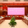 Ban Chấp hành Đảng bộ thành phố Hà Nội biểu quyết thông qua Chương trình hội nghị. (Nguồn: Báo Hà Nội mới)