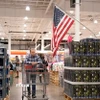 Nước Mỹ đứng trước nguy cơ thiếu hụt hàng hóa vì chính sách thuế quan. (Nguồn: AFP/TTXVN)