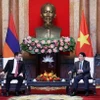 Chủ tịch nước Lương Cường tiếp Chủ tịch Quốc hội Cộng hòa Armenia Alen Simonyan. (Ảnh: Lâm Khánh/TTXVN)