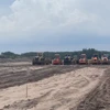 Mặt bằng dự án thành phần 3 cao tốc Biên Hòa-Vũng Tàu đoạn qua thị xã Phú Mỹ, tỉnh Bà Rịa-Vũng Tàu đang được san lấp mặt bằng. (Ảnh: Hoàng Nhị/TTXVN)
