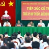Thủ tướng Phạm Minh Chính và Đoàn Đại biểu Quốc hội thành phố Cần Thơ tiếp xúc cử tri quận Ô Môn. (Ảnh: Dương Giang/TTXVN)