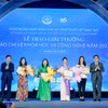 Các tác giả đoại Giải Nhất. (Ảnh: Minh Sơn/Vietnam+)