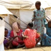 Người dân tại trại tị nạn ở tỉnh Gedaref, Sudan ngày 15/5/2024. (Ảnh: AFP/TTXVN)