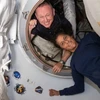 Hai phi hành gia kỳ cựu của NASA là Butch Wilmore (trái) và Suni Williams sẽ ở lại ISS đến tháng 2/2025 và trở về bằng tàu SpaceX. (Nguồn: NASA)