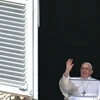 Giáo hoàng Francis kêu gọi ngừng bắn trên mọi mặt trận. (Ảnh: AFP/TTXVN)