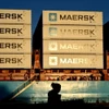 Tàu container của Hãng vận tải biển Maersk ở Copenhagen, Đan Mạch. (Ảnh: AFP/TTXVN)