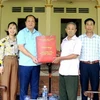Thăm hỏi, tặng quà gia đình chính sách, người có công là việc làm thường xuyên của lãnh đạo các cấp, ngành, địa phương vào những dịp lễ, Tết. (Ảnh: Cổng thông tin điện tử tỉnh Vĩnh Phúc)