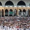 Các tín đồ Hồi giáo cầu nguyện tại Đền thờ lớn ở Thánh địa Mecca, Saudi Arabia, trong lễ hành hương Hajj ngày 4/6/2024. (Ảnh: AFP/TTXVN)