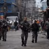 Cảnh sát Brazil tuần tra trên đường phố tại Rio de Janeiro. (Ảnh: AFP/TTXVN)