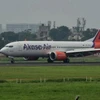 Máy bay của hãng hàng không Akasa Air tại Sân bay quốc tế Sardar Patel ở Ahmedabad. (Ảnh: AFP)