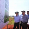 Ông Nguyễn Thái Học, Quyền Bí thư Tỉnh ủy Lâm Đồng kiểm tra thực tế tại Dự án quy hoạch Khu tái định cư phường Lộc Phát , thành phố Bảo Lộc. (Ảnh: Báo Lâm Đồng)