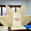 Cuốn sách “Một số vấn đề lý luận và thực tiễn về chủ nghĩa xã hội và con đường đi lên Chủ nghĩa xã hội ở Việt Nam” của Tổng Bí thư Nguyễn Phú Trọng. (Ảnh: Phương Hoa/TTXVN)