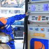Thủ tướng yêu cầu thực hiện nghiêm quy định về hóa đơn điện tử đối với hoạt động kinh doanh, bán lẻ xăng dầu. (Ảnh: Tuấn Anh/TTXVN)