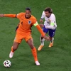 Tiền đạo Griezmann của Pháp (áo trắng) đã bỏ lỡ tới hai cơ hội ngon ăn. (Nguồn: Optus Sport)