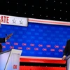 Chiều 27/6 (giờ Mỹ), tại Atlanta (Georgia), đương kim Tổng thống Joe Biden (phải) và cựu Tổng thống Donald Trump đã có cuộc tranh luận trực tiếp đầu tiên giữa các ứng cử viên trong cuộc bầu cử Tổng thống năm 2024. (Ảnh: CNN/TTXVN)