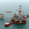 Giàn khoan LSP-1 của Tập đoàn LUKOIL thuộc Nga ở ngoài khơi Biển Caspi, cách Astrakhan khoảng 180km. (Ảnh: AFP/TTXVN)