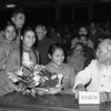 Chủ tịch Hồ Chí Minh nói chuyện với các đại biểu thanh niên xung phong vào tháng 1/1967. (Ảnh: Thế Trung/TTXVN)