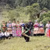 Tiết mục múa khèn của người Mông thôn Bản Tát, xã Nà Hẩu, huyện Văn Yên, tỉnh Yên Bái. (Ảnh: Việt Dũng/TTXVN)