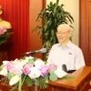 Tổng Bí thư Nguyễn Phú Trọng nói chuyện với các nữ đại biểu Quốc hội Việt Nam. (Ảnh: Trí Dũng/TTXVN)