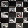 Giày thể thao Adidas được bày bán tại cửa hàng. (Nguồn: Reuters)