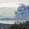 Núi lửa Taal ở gần vùng thủ đô Manila, Philippines phun trào ngày 13/1/2020. (Ảnh: Kyodo/TTXVN)