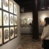 Khách tham quan triển lãm. (Ảnh: TTXVN)