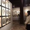 Khách tham quan triển lãm. (Ảnh: TTXVN)