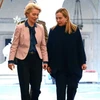 Thủ tướng Italy Giorgia Meloni (phải) và Chủ tịch Ủy ban châu Âu (EC) Ursula von der Leyen. (Ảnh: AFP/TTXVN)