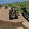 Binh sỹ Somalia tuần tra tại khu vực Sanguuni, cách thủ đô Mogadishu 450km về phía Nam. (Ảnh: AFP/TTXVN)