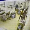 Nhân viên y tế Khoa Cấp cứu Bệnh viện Quận 7 bị người nhà hành hung. (Ảnh: Bệnh viện cung cấp)