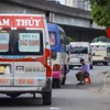 Hà Nội: “Xe dù, bến cóc” hoạt động nhộn nhịp quanh bến xe Mỹ Đình