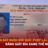 Bản tin 60s: Không bắt buộc đổi giấy phép lái xe bằng giấy bìa sang thẻ nhựa