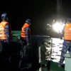 Vùng 4 Hải quân cứu nạn thành công tàu cá cùng 13 ngư dân Bình Định