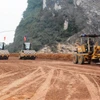 Nhà thầu thi công một đoạn tuyến cao tốc Bắc-Nam giai đoạn 2017-2020. (Ảnh: Việt Hùng/Vietnam+)
