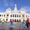 Loại hình xe đạp công cộng tại Thành phố Hồ Chí Minh cũng đang được người dân đón nhận nhiệt tình. (Ảnh: CTV/Vietnam+)