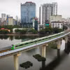 Tuyến đường sắt đô thị Cát Linh-Hà Đông là tuyến đường sắt đô thị đầu tiên của thành phố cũng như cả nước được đưa vào vận hành, khai thác gần một năm qua. (Ảnh: Huy Hùng/Vietnam+)