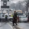 Nhân viên an ninh Taliban phong tỏa một tuyến đường sau vụ đánh bom ở Kabul, Afghanistan, ngày 11/1/2023. (Ảnh: AFP/TTXVN)