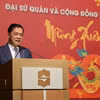 Đại sứ Việt Nam tại Singapore Mai Phước Dũng phát biểu chúc Tết bà con Kiều bào. (Ảnh: Lê Dương/TTXVN)