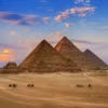 Những kim tự tháp khổng lồ tại Giza đã tồn tại qua hàng nghìn năm. (Nguồn: Getty Images)