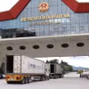 Phương tiện xuất nhập khẩu hàng hóa tại Cửa khẩu Quốc tế Hữu Nghị, tỉnh Lạng Sơn. (Ảnh: Quang Duy/TTXVN)