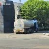 Xe bồn được sử dụng để vận chuyển cả nhiên liệu và dầu ăn mà không được vệ sinh. (Nguồn: Beijing News)