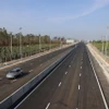 Tuyến đường bộ cao tốc Phan Thiết-Dầu Giây, đoạn qua tỉnh Bình Thuận. (Ảnh: Dương Giang/TTXVN)