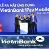 Các đại biểu thực hiện nghi thức ra mắt iPay 5.0. (Ảnh: Vietnam+)