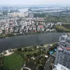 Bất động sản Thành phố Hồ Chí Minh hai bên sông Sài Gòn thuộc quận Bình Thạnh và thành phố Thủ Đức. (Ảnh: Hồng Đạt/TTXVN)