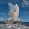 Tên lửa hành trình Tomahawk được phóng từ tàu khu trục USS Stethem. (Ảnh: AFP/TTXVN)
