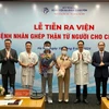 Hai bệnh nhân được ghép thận từ người cho chết não ra viện. (Ảnh: PV/Vietnam+)