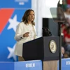 Phó Tổng thống Mỹ Kamala Harris phát biểu tại chiến dịch vận động tranh cử ở Detroit, Michigan (Mỹ). (Ảnh: THX/TTXVN)