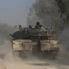 Xe tăng quân sự Israel được triển khai gần biên giới với Dải Gaza, miền Nam Israel, ngày 7/4/2024. (Ảnh: THX/TTXVN)